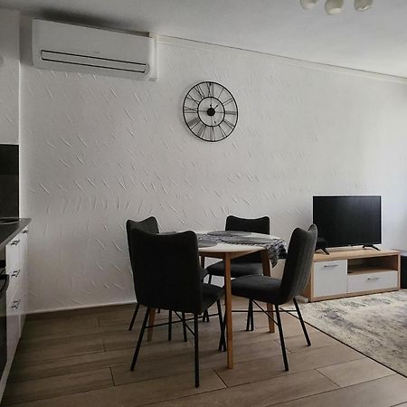 Apartman Ante Vinkovci Exterior foto